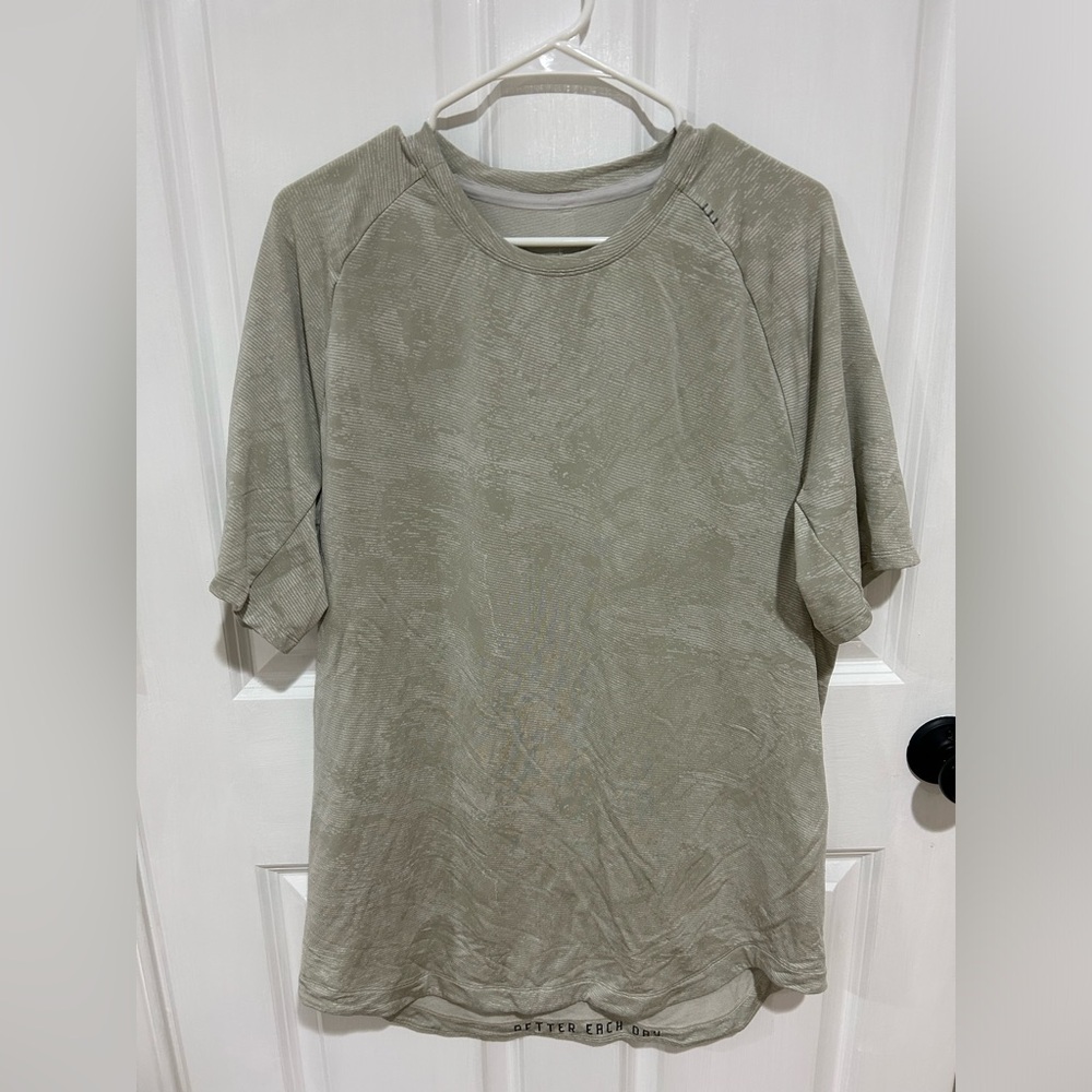 Lululemon Tee shirt - XL